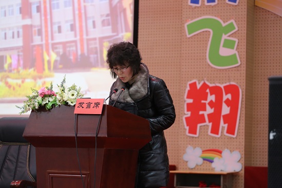 4  吉会计做财务工报告.JPG