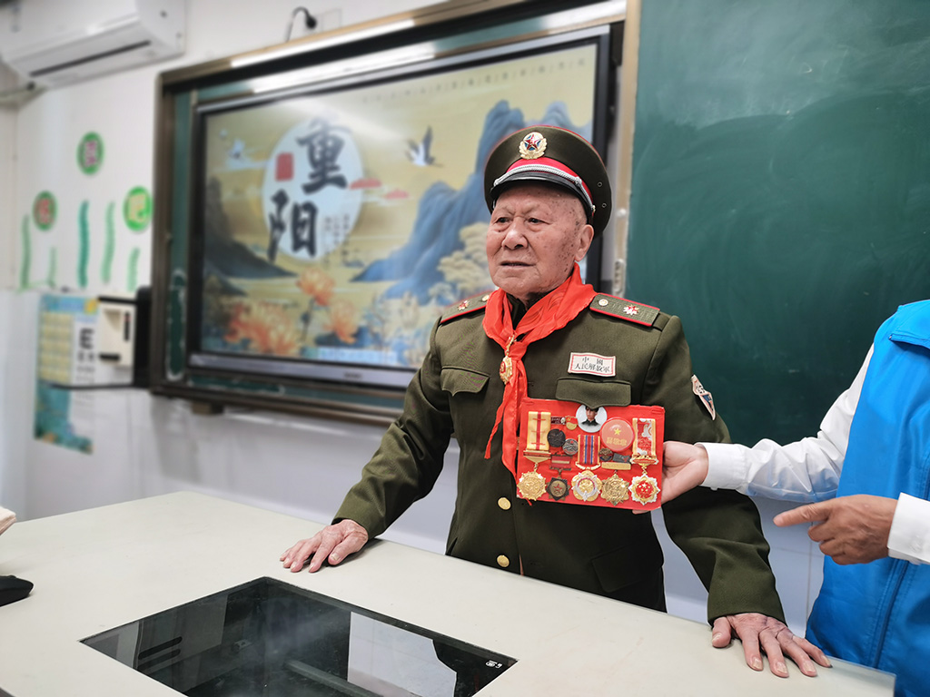 dedf99d70bc04ea69f5ca5ec31ea6423.jpg dedf99d70bc04ea69f5ca5ec31ea6423.jpg