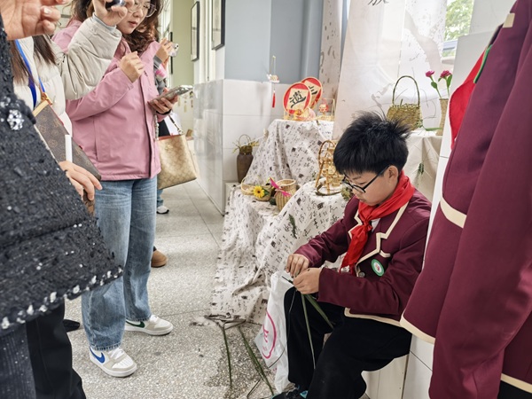 4cb49b1faae14f7186b1736d80980551.jpg 4cb49b1faae14f7186b1736d80980551.jpg