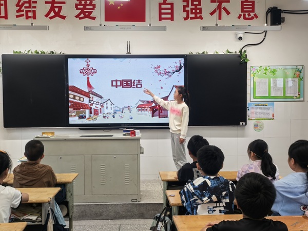 5b7ddf282e1a45a8a6d2272757b8e07a.jpg 5b7ddf282e1a45a8a6d2272757b8e07a.jpg