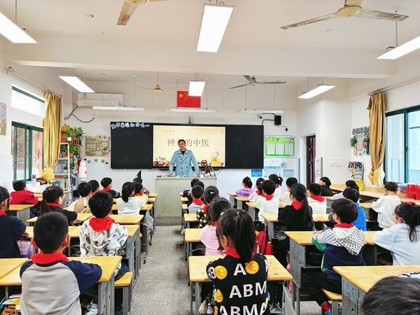 校园里的中医药之旅：传统智慧润童心